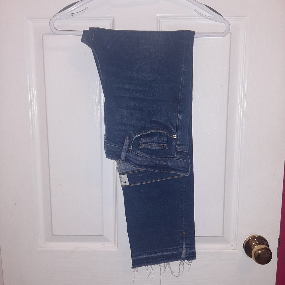 Frame Raw Edge Straight Jeans